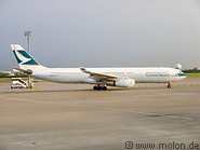 06 Cathay Pacific jet
