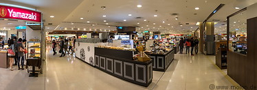 07 Sogo shopping mall interior