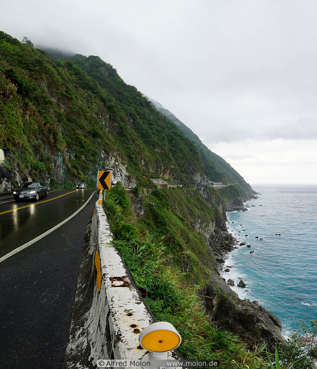 17 Coastal road near Qingshui cliffs