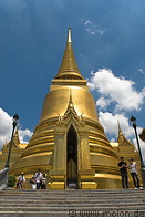 18 Golden chedi Phra Sri Rattana