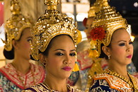 03 Thai chorus girls