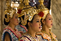 05 Thai chorus girls