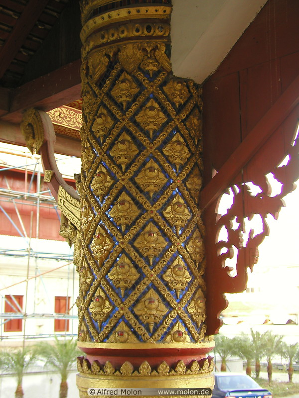 21 Decorated column