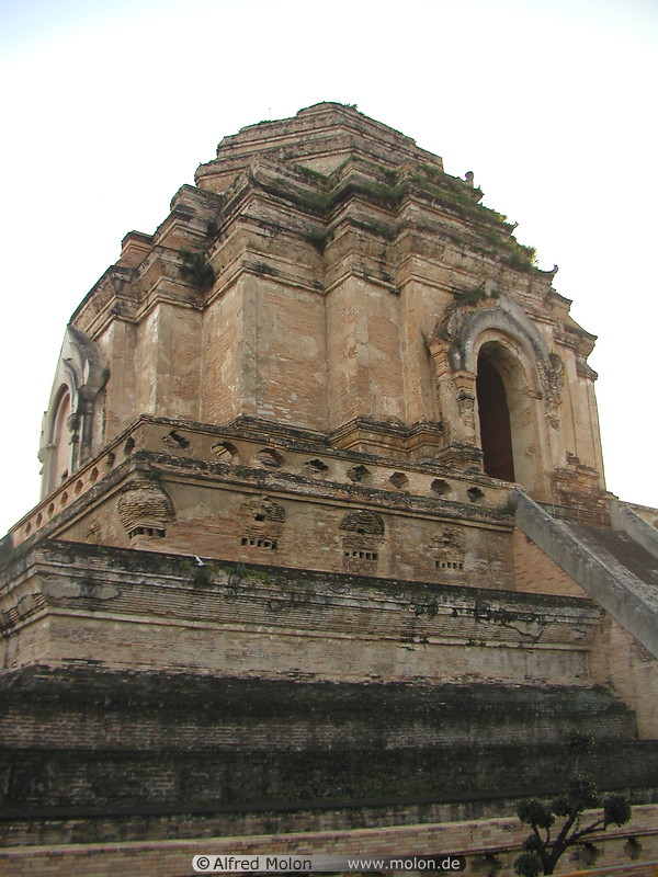 27 Wat Chedi Luang