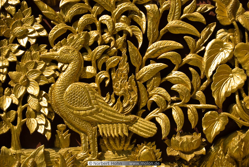 11 Golden wood carvings
