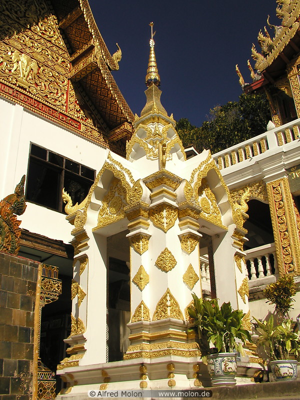 09 Buddhist temple