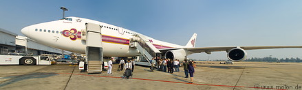 02 Thai airways plane in Bangkok airport