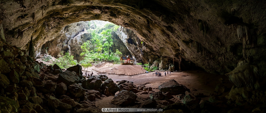 23 Khuha Kharuehat pavilion in Phraya Nakhon cave