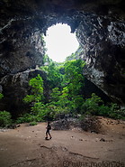 24 Phraya Nakhon cave