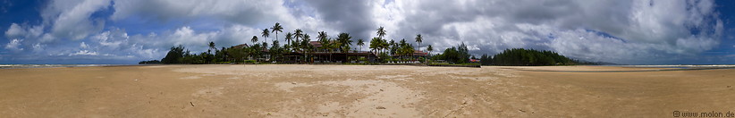 03 Panoramic view of beach