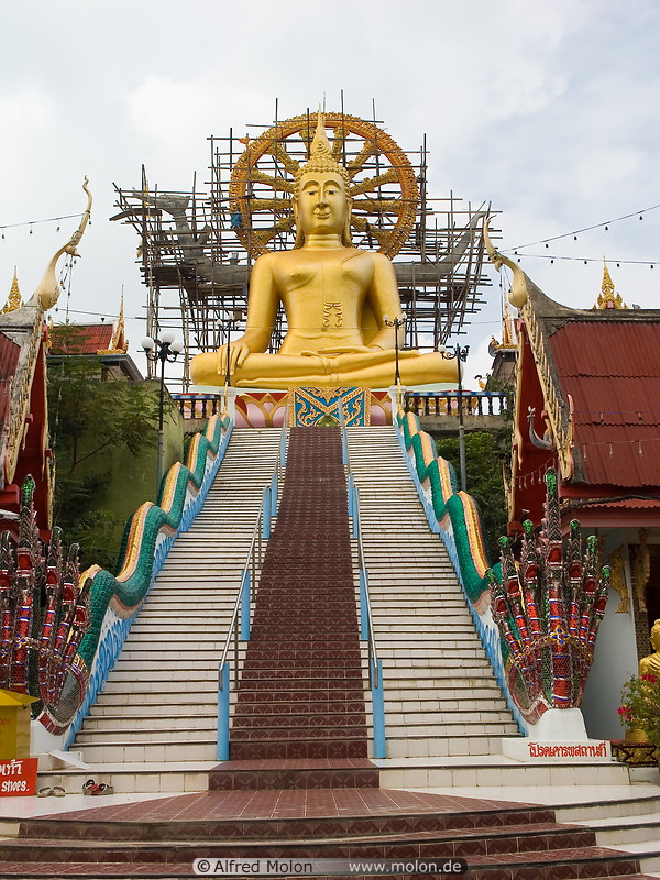 04 Wat Phra Yai Buddhist temple