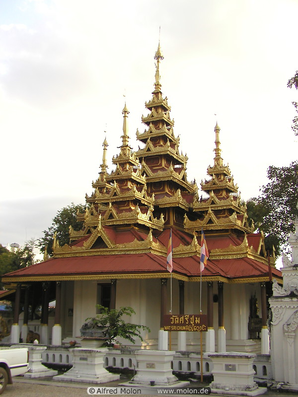 24 Lampang Wat Sri Chum