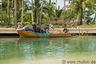 10 Fisherman at work in Baan Klong Mad