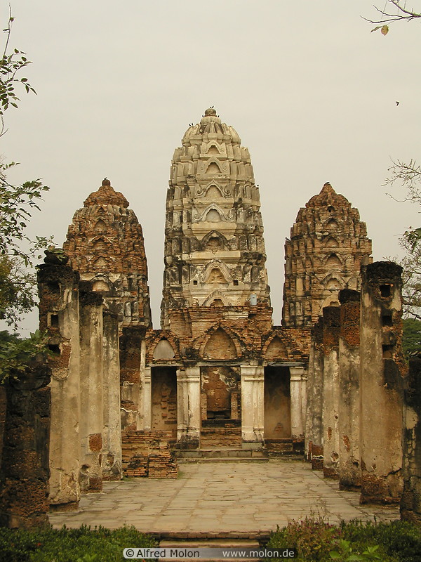 10 Wat Si Sawai 