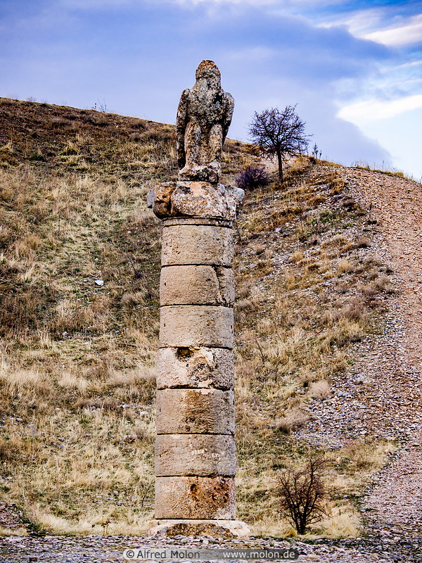25 Eagle topped column in Karakush