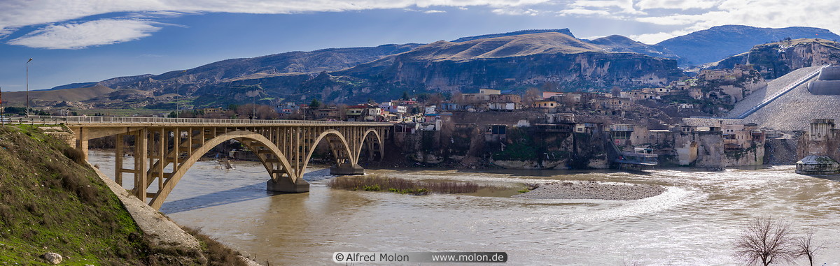 34 Bridge over Tigris river in Hasankeyf
