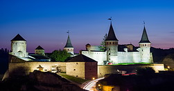 31 Kamianets-Podilskyi castle at night