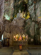 09 Buddhist altar