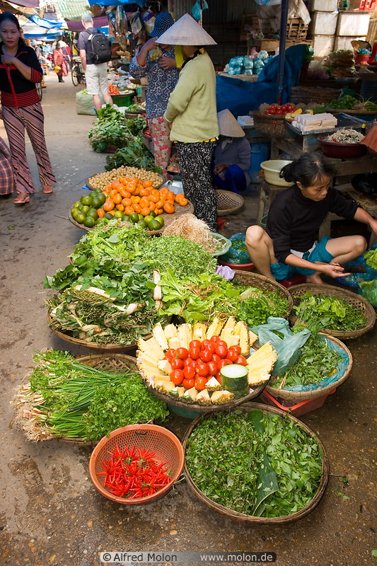 16 Vegetables and fruits seller