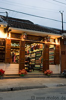 10 Silk and souvenir shop