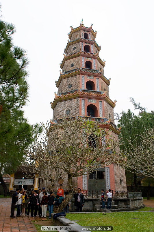 02 Thien Mu pagoda - Phuoc Duyen tower