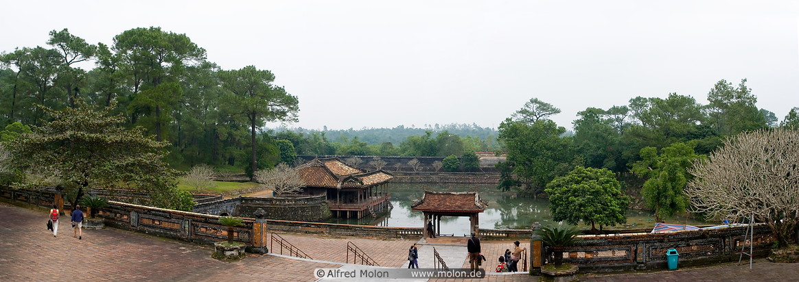 03 Tu Duc tomb - terraces and pond
