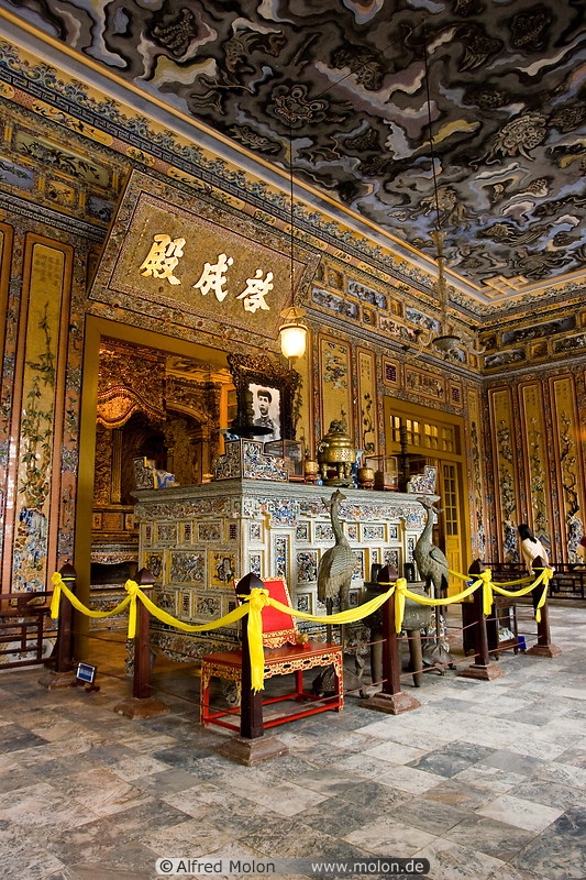 12 Altar - Khai Dinh tomb