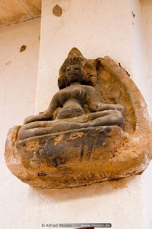 03 Statue of Hindu deity