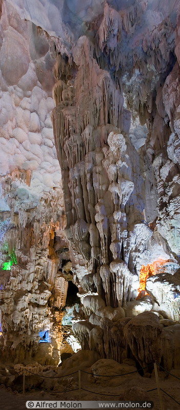 13 Huge stalactites pillar