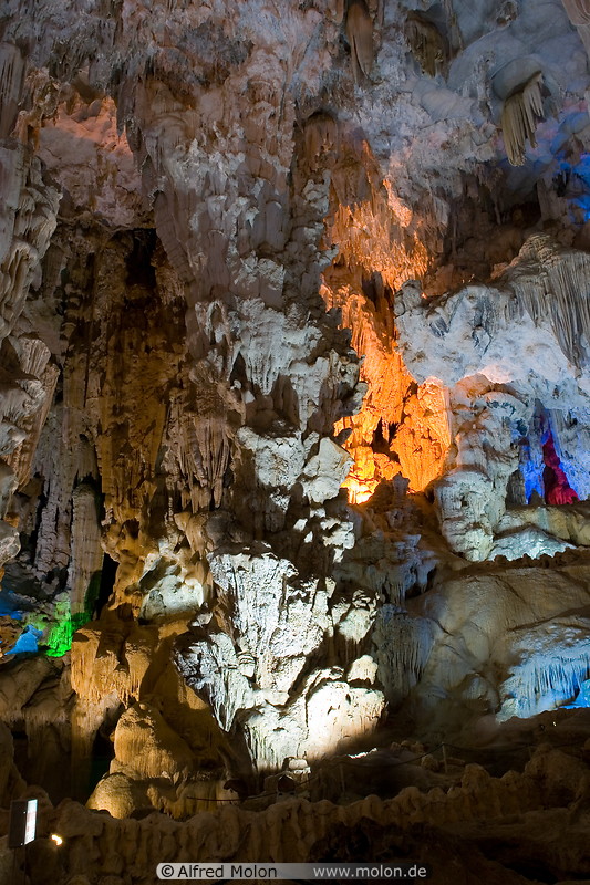 16 Stalactites and other rock formations