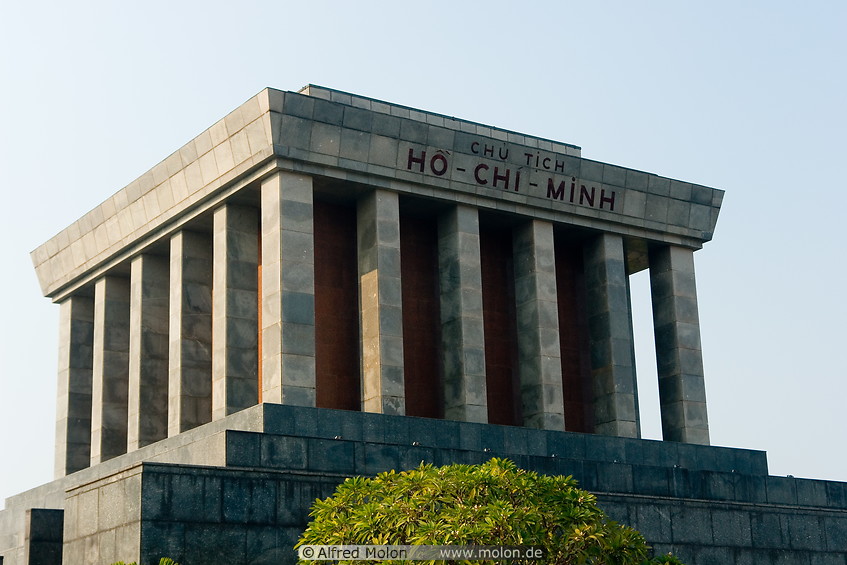 06 Ho Chi Minh mausoleum