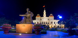 15 Statue of Bac Ho and City Hall at night