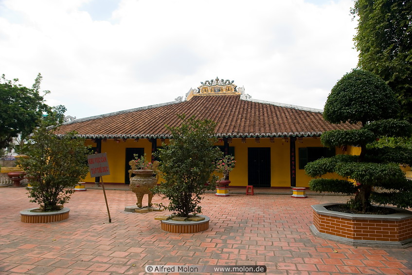 08 Inner court - Giac Lam pagoda